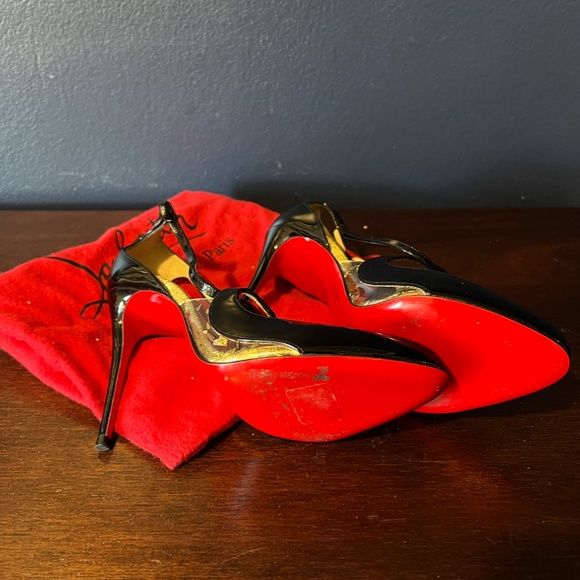 Christian Louboutin Black Patent with gold trim - Picture 3 of 5